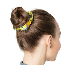 Load image into Gallery viewer, Scrunchie