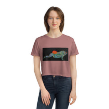 Load image into Gallery viewer, Women's Flowy Cropped Tee